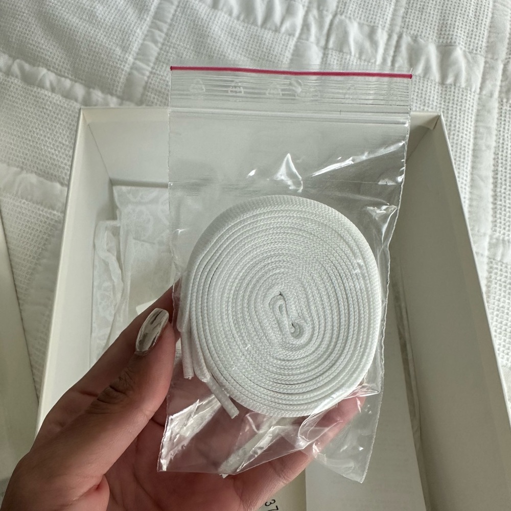 Women’s ALEXANDER MCQUEEN SZ 38 (8) - Picture 7 of 10